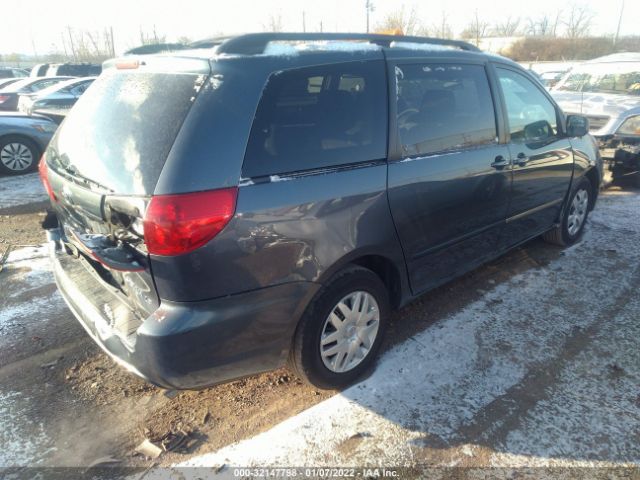 Photo 3 VIN: 5TDKK4CC5AS323930 - TOYOTA SIENNA 