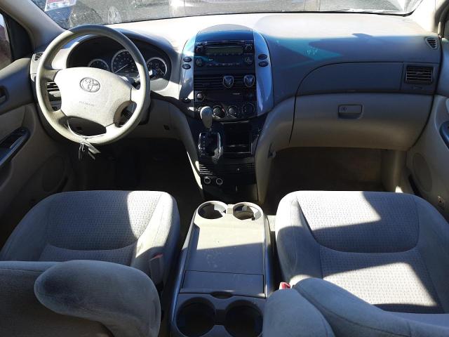 Photo 7 VIN: 5TDKK4CC5AS323989 - TOYOTA SIENNA CE 