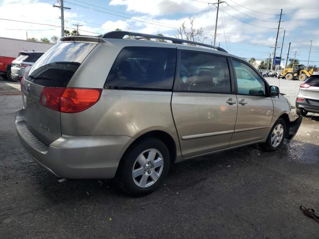 Photo 2 VIN: 5TDKK4CC5AS326911 - TOYOTA SIENNA CE 