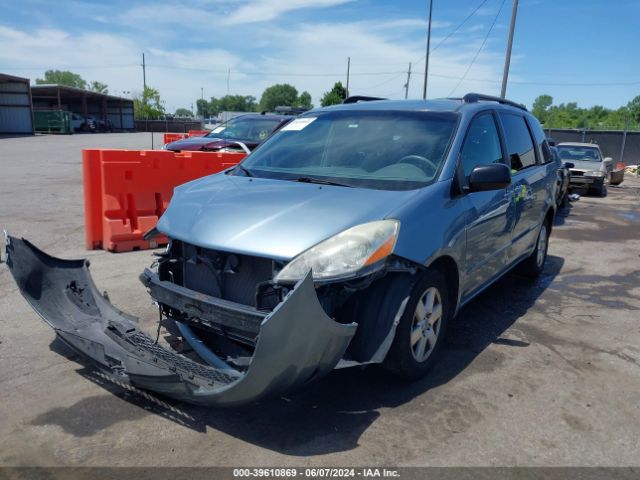 Photo 1 VIN: 5TDKK4CC5AS327170 - TOYOTA SIENNA 