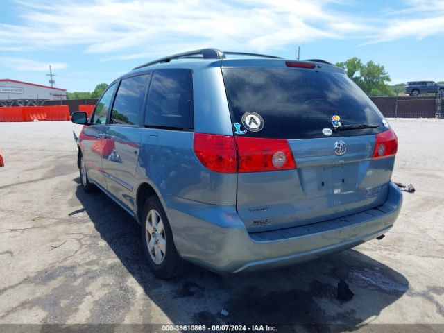 Photo 2 VIN: 5TDKK4CC5AS327170 - TOYOTA SIENNA 