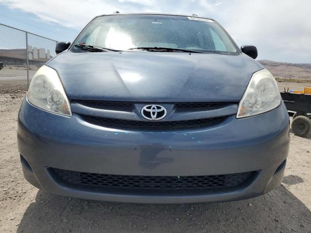 Photo 4 VIN: 5TDKK4CC5AS328237 - TOYOTA SIENNA CE 