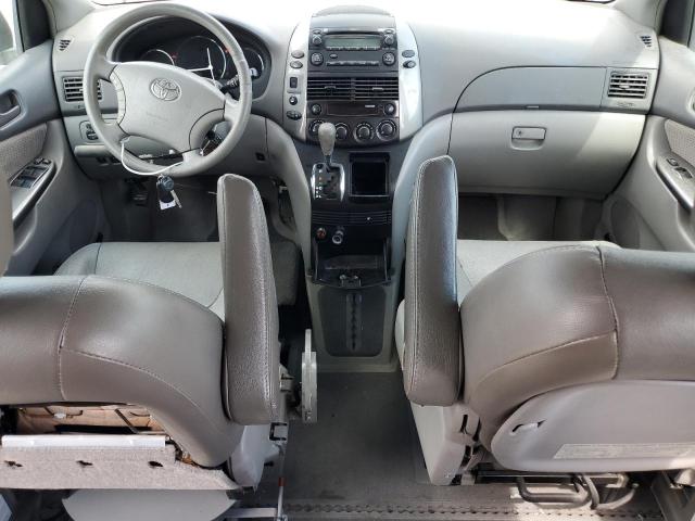 Photo 7 VIN: 5TDKK4CC5AS328237 - TOYOTA SIENNA CE 