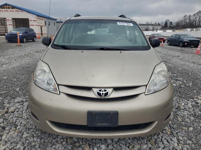 Photo 4 VIN: 5TDKK4CC6AS291439 - TOYOTA SIENNA CE 