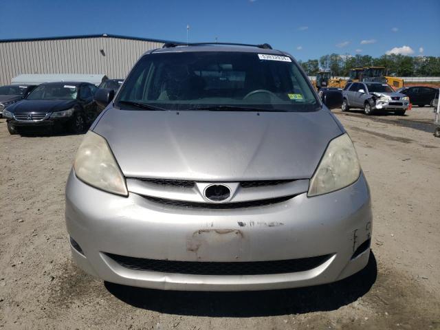 Photo 4 VIN: 5TDKK4CC6AS299198 - TOYOTA SIENNA CE 