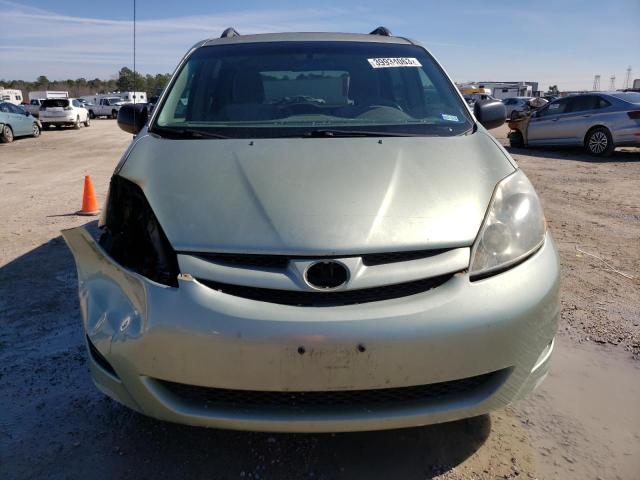 Photo 4 VIN: 5TDKK4CC6AS299458 - TOYOTA SIENNA CE 