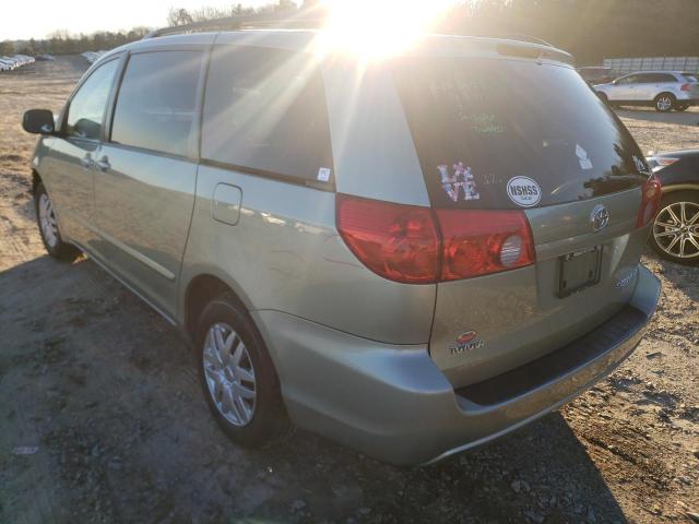 Photo 2 VIN: 5TDKK4CC6AS300981 - TOYOTA SIENNA CE 