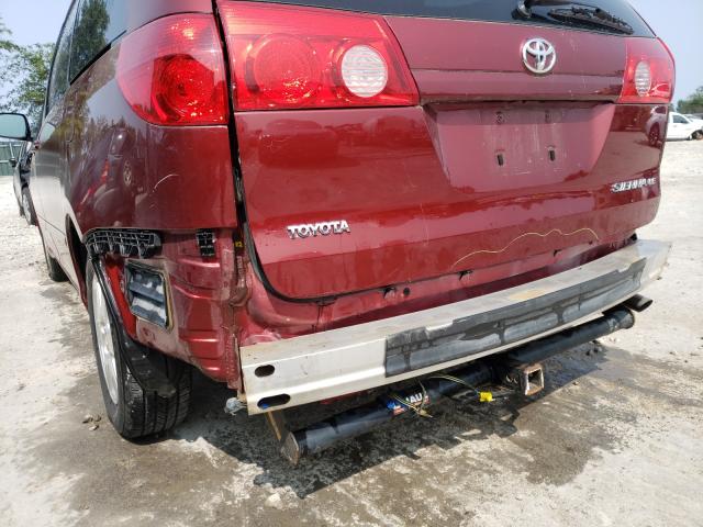 Photo 8 VIN: 5TDKK4CC6AS305968 - TOYOTA SIENNA CE 