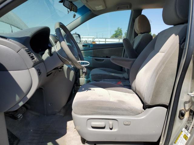 Photo 6 VIN: 5TDKK4CC6AS317148 - TOYOTA SIENNA CE 