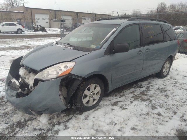 Photo 1 VIN: 5TDKK4CC6AS328098 - TOYOTA SIENNA 