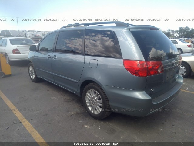 Photo 2 VIN: 5TDKK4CC6AS329669 - TOYOTA SIENNA 