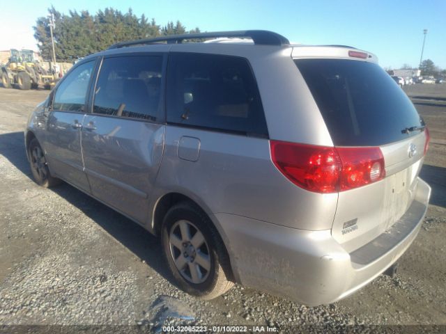 Photo 2 VIN: 5TDKK4CC6AS339232 - TOYOTA SIENNA 