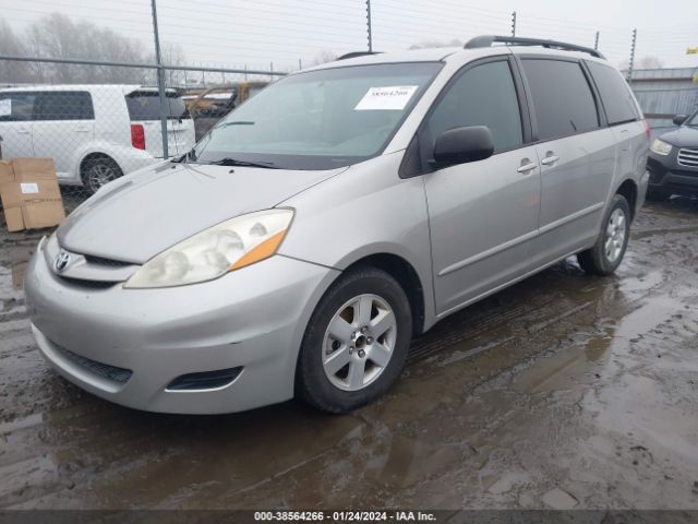 Photo 1 VIN: 5TDKK4CC7AS309401 - TOYOTA SIENNA 