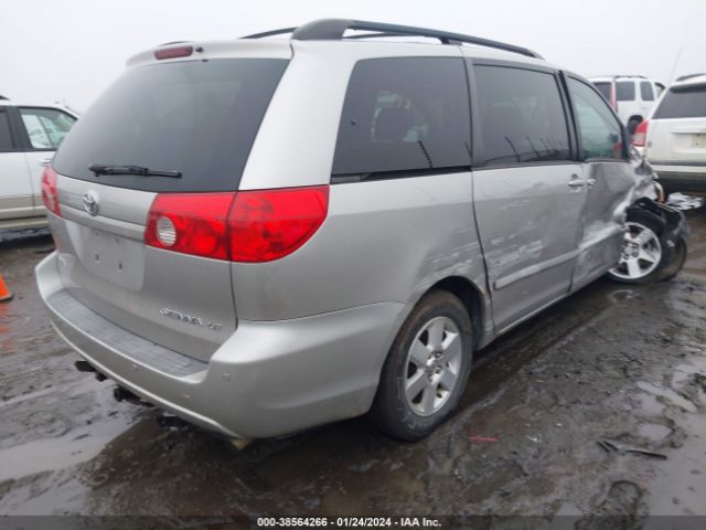 Photo 3 VIN: 5TDKK4CC7AS309401 - TOYOTA SIENNA 