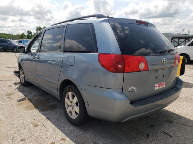 Photo 2 VIN: 5TDKK4CC7AS310418 - TOYOTA SIENNA CE 