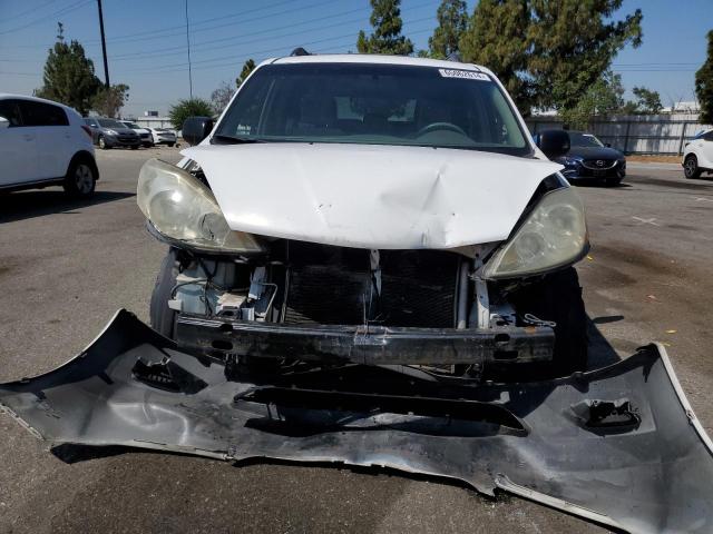 Photo 4 VIN: 5TDKK4CC7AS312833 - TOYOTA SIENNA CE 