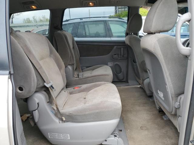 Photo 10 VIN: 5TDKK4CC7AS314100 - TOYOTA SIENNA CE 