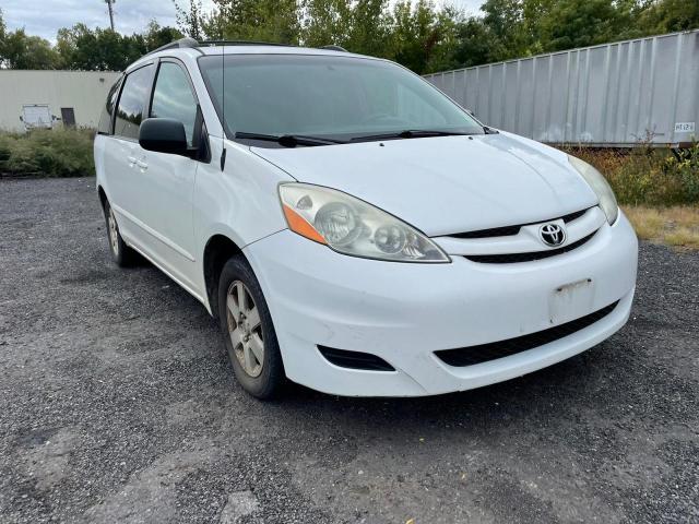 Photo 1 VIN: 5TDKK4CC7AS320303 - TOYOTA SIENNA CE 