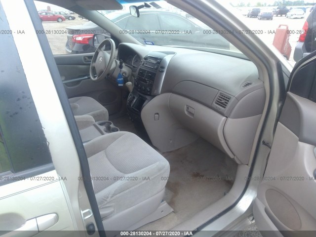 Photo 4 VIN: 5TDKK4CC7AS323623 - TOYOTA SIENNA 