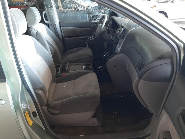 Photo 4 VIN: 5TDKK4CC7AS326246 - TOYOTA SIENNA CE 