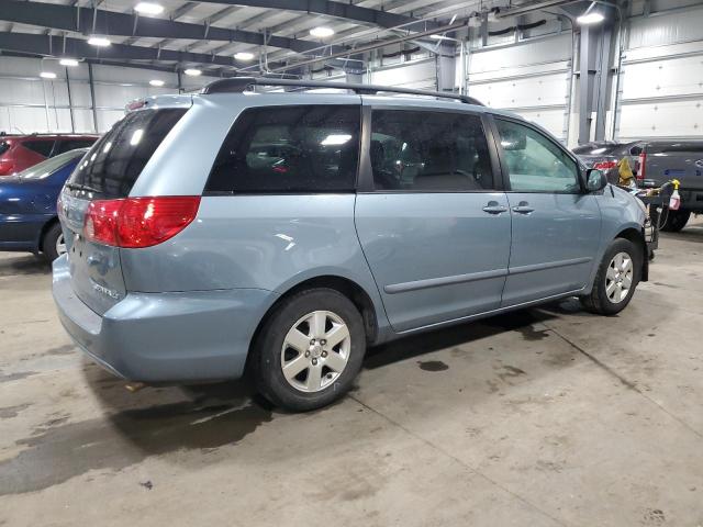 Photo 2 VIN: 5TDKK4CC7AS330507 - TOYOTA SIENNA CE 