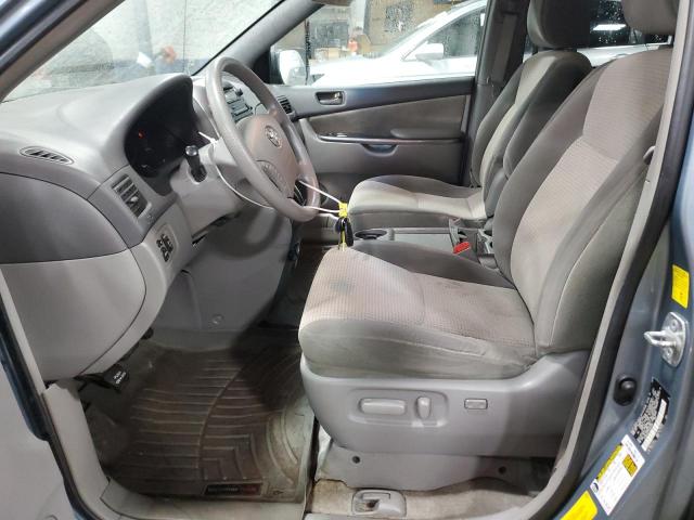 Photo 6 VIN: 5TDKK4CC7AS330507 - TOYOTA SIENNA CE 