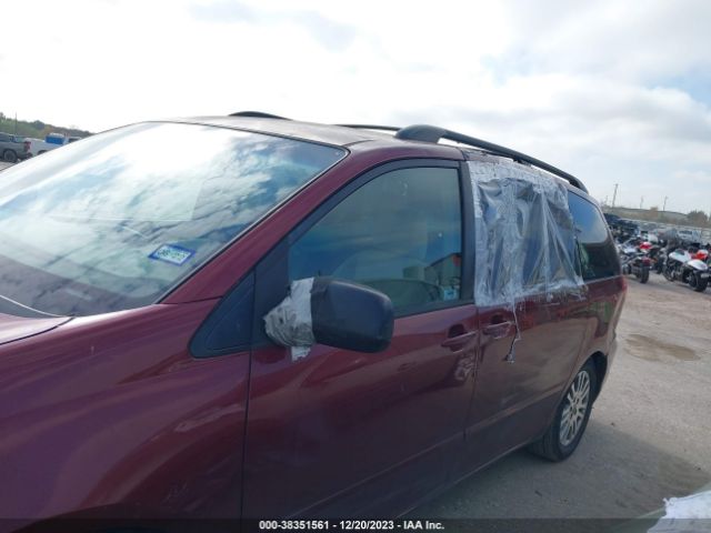 Photo 5 VIN: 5TDKK4CC7AS332774 - TOYOTA SIENNA 