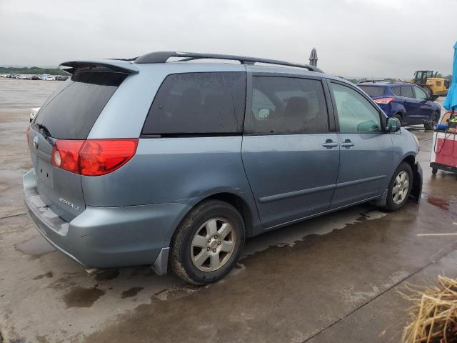 Photo 2 VIN: 5TDKK4CC7AS335299 - TOYOTA SIENNA CE 