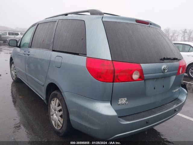 Photo 2 VIN: 5TDKK4CC7AS338848 - TOYOTA SIENNA 