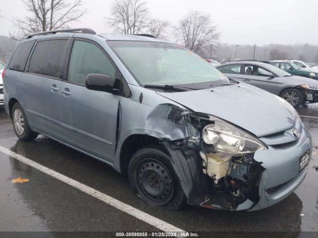 Photo 5 VIN: 5TDKK4CC7AS338848 - TOYOTA SIENNA 