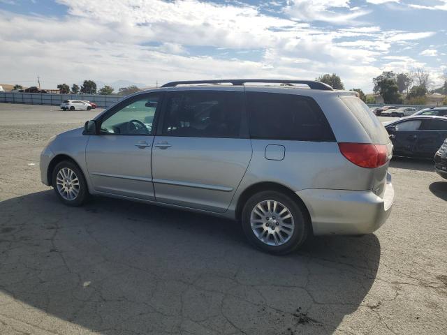 Photo 1 VIN: 5TDKK4CC8AS291247 - TOYOTA SIENNA CE 