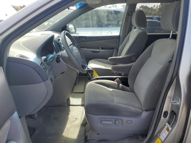 Photo 6 VIN: 5TDKK4CC8AS291247 - TOYOTA SIENNA CE 