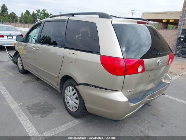 Photo 2 VIN: 5TDKK4CC8AS305115 - TOYOTA SIENNA 