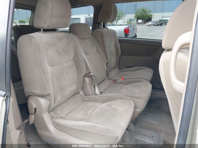 Photo 7 VIN: 5TDKK4CC8AS305115 - TOYOTA SIENNA 