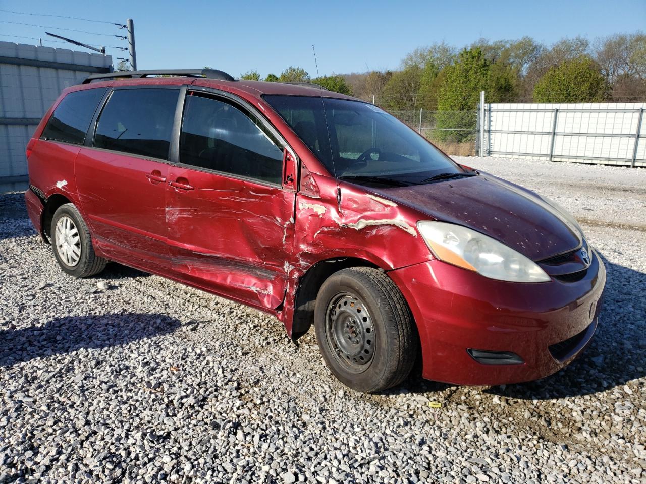 Photo 3 VIN: 5TDKK4CC8AS308287 - TOYOTA SIENNA 