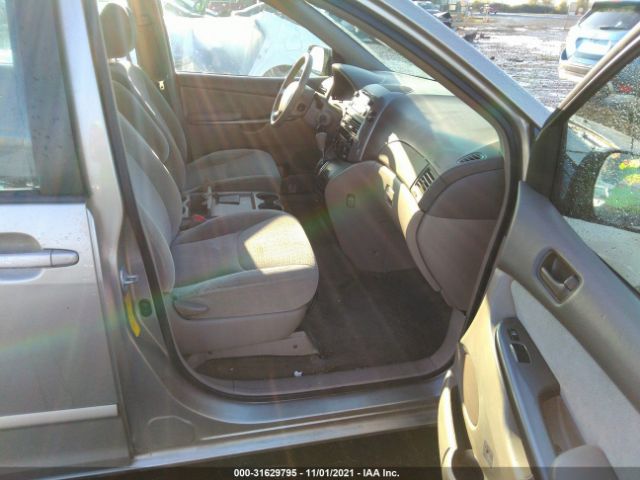 Photo 4 VIN: 5TDKK4CC8AS310721 - TOYOTA SIENNA 