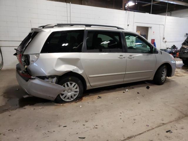 Photo 2 VIN: 5TDKK4CC8AS313909 - TOYOTA SIENNA CE 