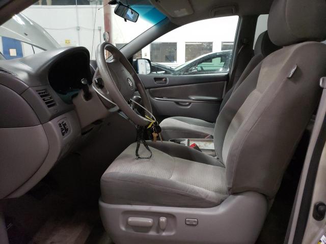 Photo 6 VIN: 5TDKK4CC8AS313909 - TOYOTA SIENNA CE 