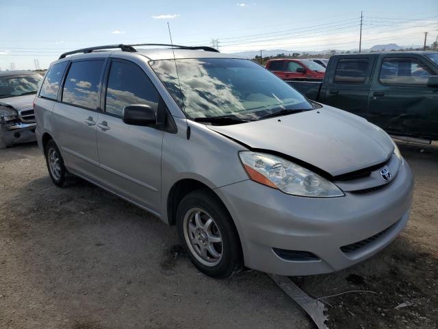 Photo 3 VIN: 5TDKK4CC8AS319449 - TOYOTA SIENNA CE 