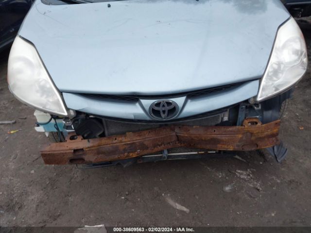 Photo 5 VIN: 5TDKK4CC8AS320357 - TOYOTA SIENNA 