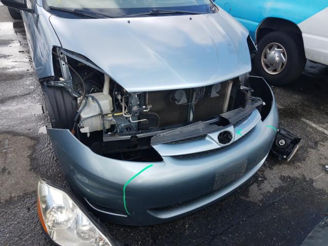 Photo 8 VIN: 5TDKK4CC8AS326448 - TOYOTA SIENNA CE 