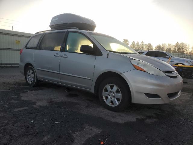 Photo 3 VIN: 5TDKK4CC8AS331908 - TOYOTA SIENNA CE 