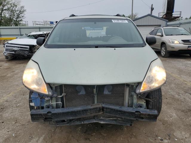 Photo 4 VIN: 5TDKK4CC8AS333447 - TOYOTA SIENNA CE 