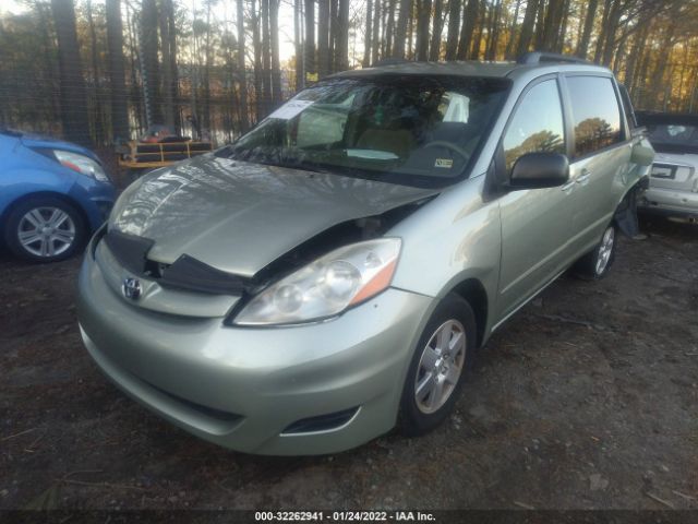 Photo 1 VIN: 5TDKK4CC8AS333786 - TOYOTA SIENNA 