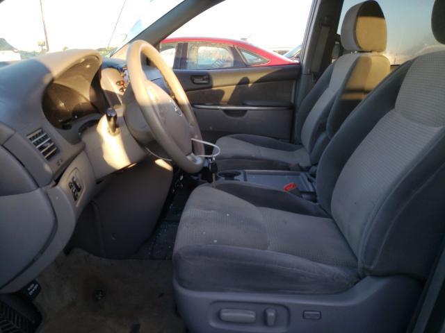 Photo 4 VIN: 5TDKK4CC8AS336557 - TOYOTA SIENNA CE 