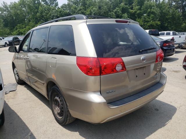 Photo 2 VIN: 5TDKK4CC8AS339426 - TOYOTA SIENNA CE 