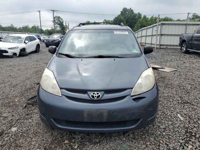 Photo 4 VIN: 5TDKK4CC8AS343301 - TOYOTA SIENNA CE 