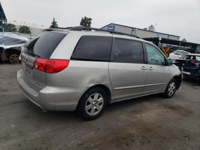 Photo 2 VIN: 5TDKK4CC9AS293654 - TOYOTA SIENNA CE 