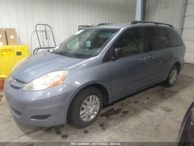 Photo 1 VIN: 5TDKK4CC9AS293895 - TOYOTA SIENNA 