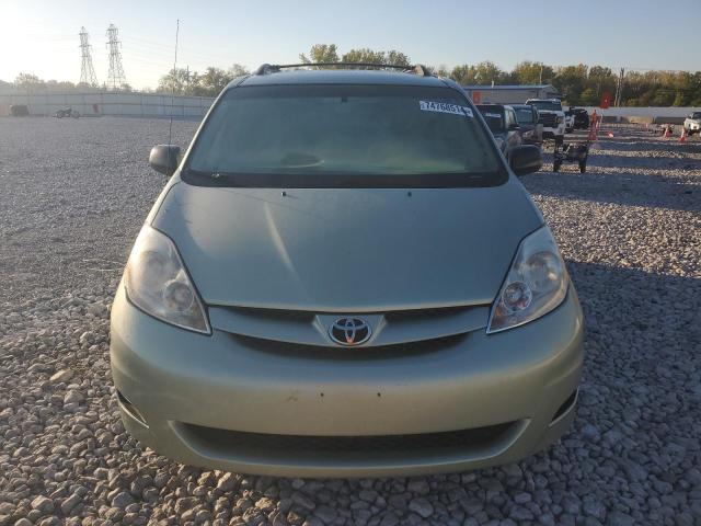 Photo 4 VIN: 5TDKK4CC9AS300117 - TOYOTA SIENNA CE 